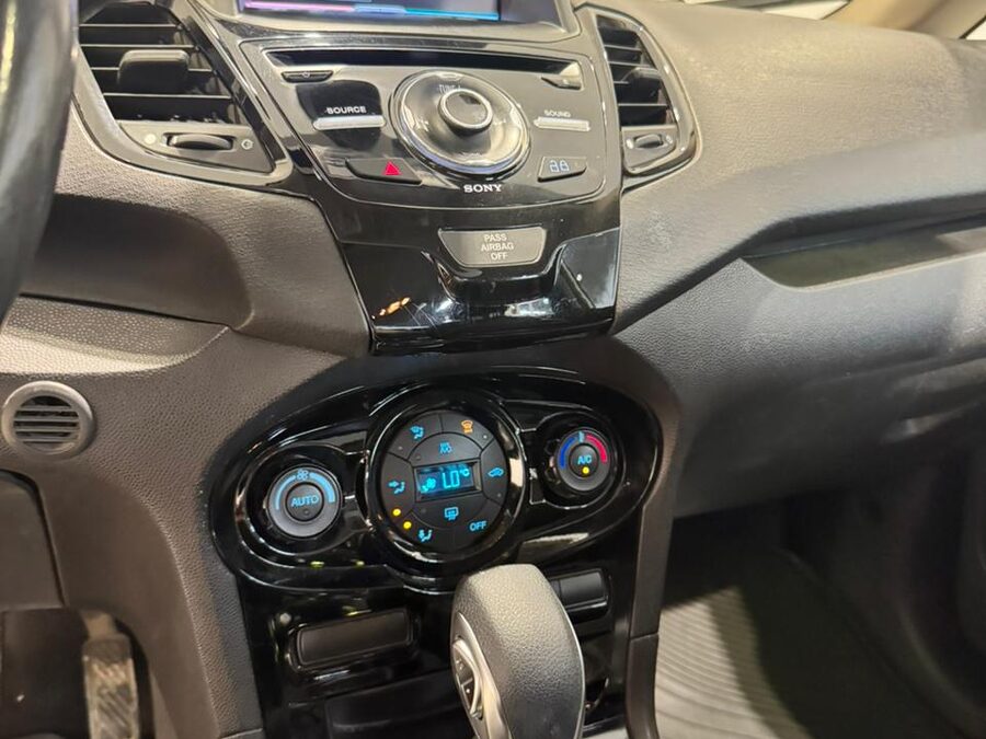 FORD FIESTA FIESTA 1.6L TITANIUM POWERSHIFT