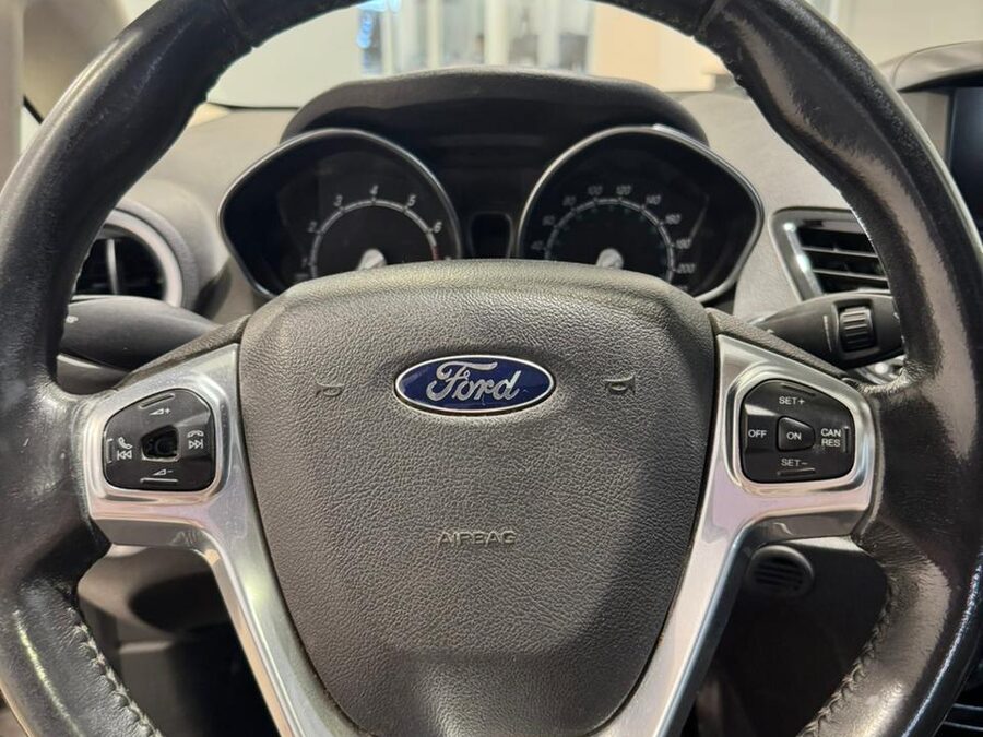 FORD FIESTA FIESTA 1.6L TITANIUM POWERSHIFT