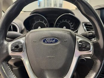 FORD FIESTA FIESTA 1.6L TITANIUM POWERSHIFT