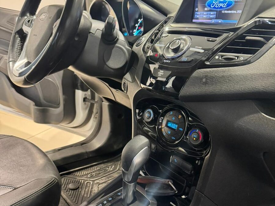 FORD FIESTA FIESTA 1.6L TITANIUM POWERSHIFT