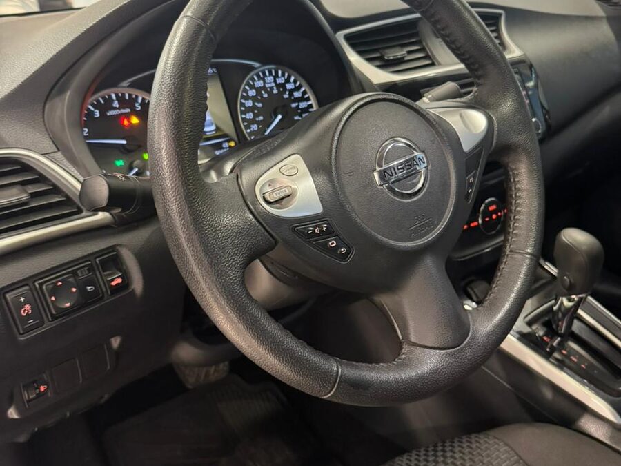 NISSAN SENTRA SR PURE DRIVE