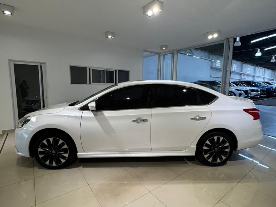 NISSAN SENTRA SR PURE DRIVE