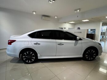 NISSAN SENTRA SR PURE DRIVE