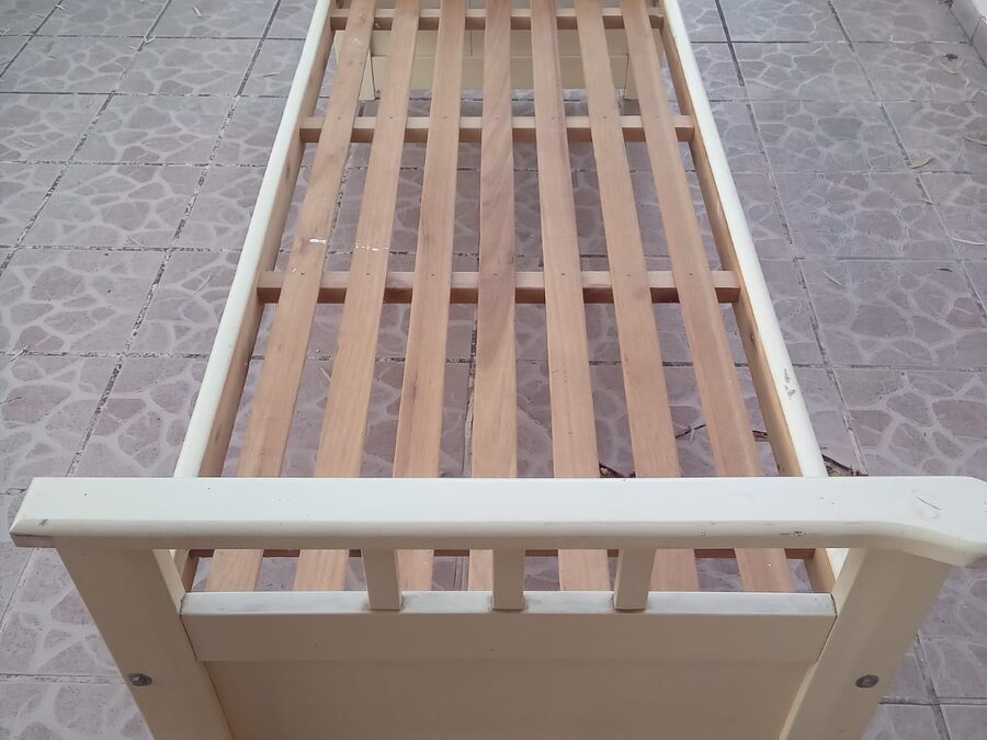 VENDO CAMA DE 1 PLAZA + COLCHON