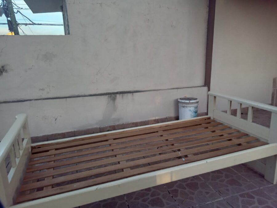 VENDO CAMA DE 1 PLAZA + COLCHON