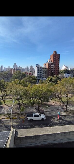 DUEÑO VENDE MONOAMBIENTE FRENTE A PLAZA DEL BOMBERO