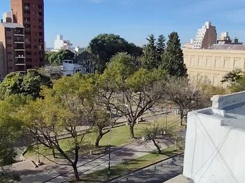 DUEÑO VENDE MONOAMBIENTE FRENTE A PLAZA DEL BOMBERO