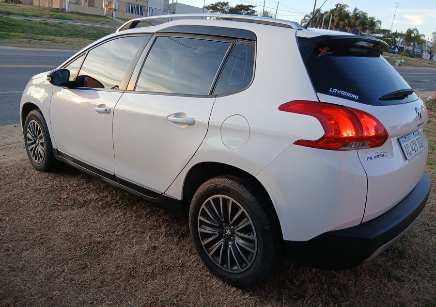 Peugeot 2008 nafta 2018 único dueño!!