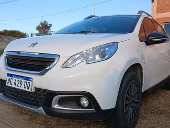 Peugeot 2008 nafta 2018 único dueño!!