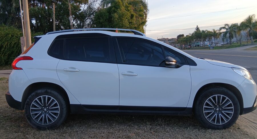 Peugeot 2008 nafta 2018 único dueño!!