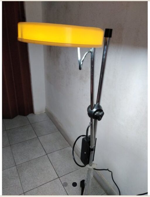 VENDO LUPA DE LUZ FRIA