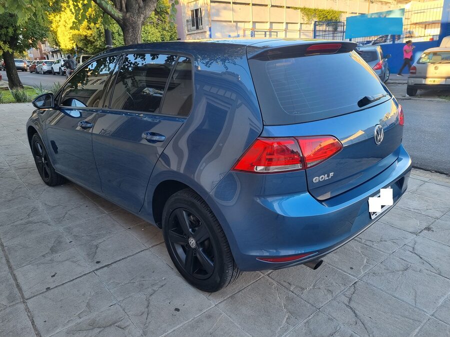 VOLSKSWAGEN GOLF 1,6 TRENDLINE 2015