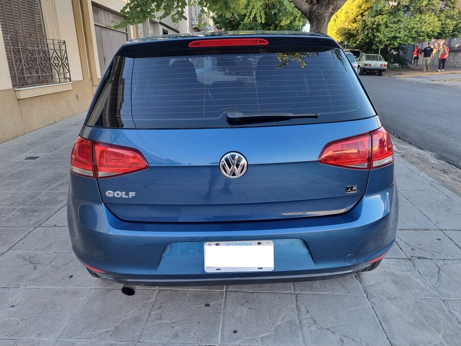 VOLSKSWAGEN GOLF 1,6 TRENDLINE 2015