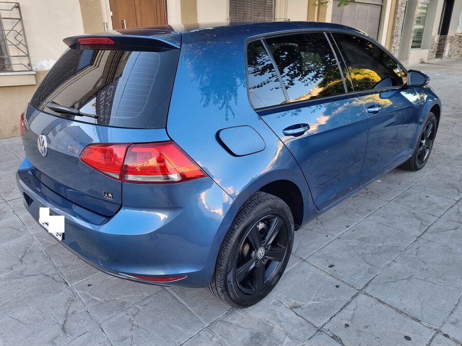 VOLSKSWAGEN GOLF 1,6 TRENDLINE 2015