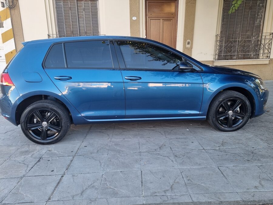 VOLSKSWAGEN GOLF 1,6 TRENDLINE 2015