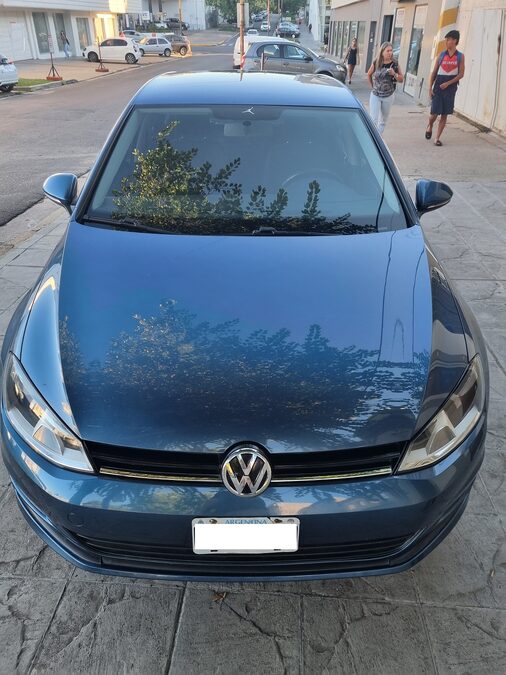 VOLSKSWAGEN GOLF 1,6 TRENDLINE 2015