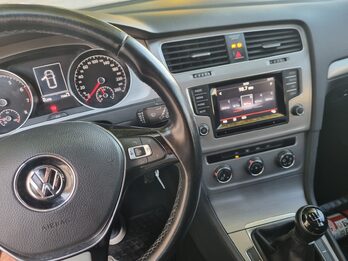VOLSKSWAGEN GOLF 1,6 TRENDLINE 2015