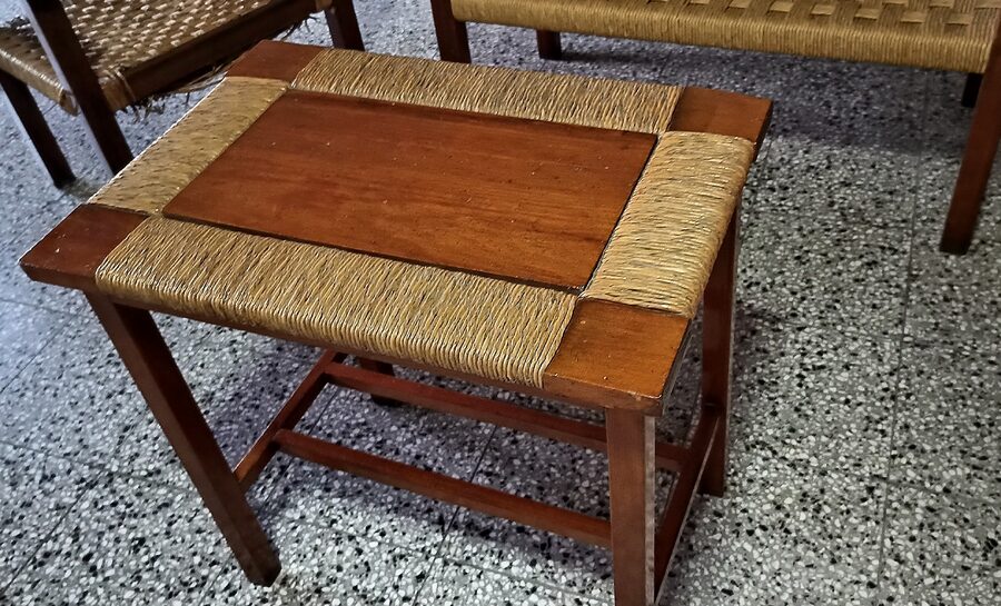 Vendo juego completo de madera y mimbre