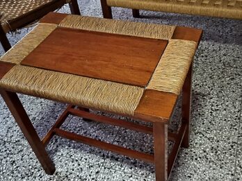 Vendo juego completo de madera y mimbre