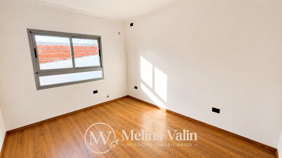 CASA PREMIUM EN ZONA SUR, 3 DORM, COCHERA Y PATIO. ¡EXCELENTE!