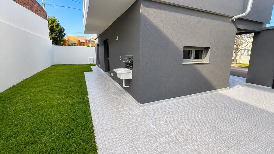 CASA PREMIUM EN ZONA SUR, 3 DORM, COCHERA Y PATIO. ¡EXCELENTE!