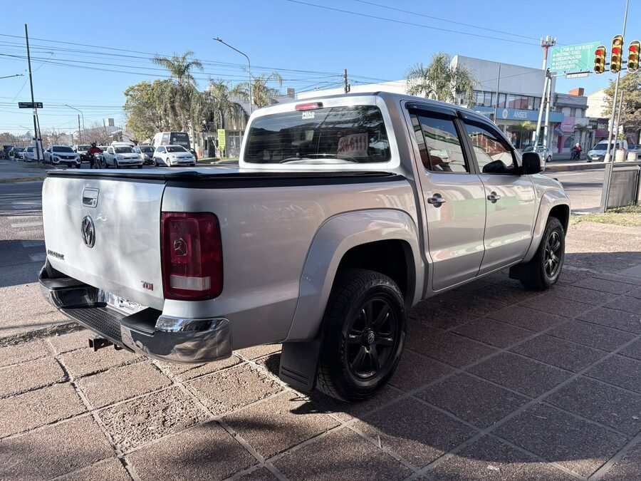 VOLKSWAGEN AMAROK 2.0 TDI 180 4X2 2015