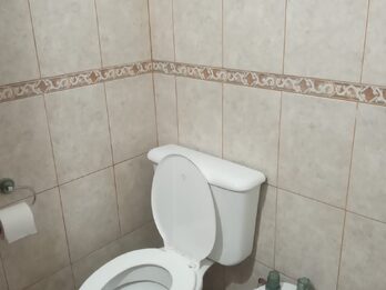 VENDO CÓMODA CASA C/ZANNI2907 2DORM.COCHERA U$S48.000
