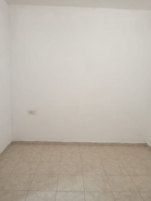 VENDO CÓMODA CASA C/ZANNI2907 2DORM.COCHERA U$S48.000