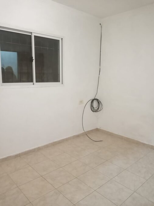 VENDO CÓMODA CASA C/ZANNI2907 2DORM.COCHERA U$S48.000