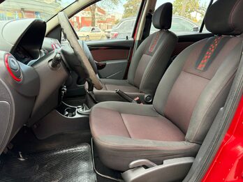 Sandero STEPWAY 1.6 Privilege NAV-2013