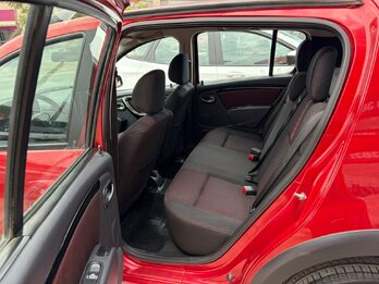 Sandero STEPWAY 1.6 Privilege NAV-2013