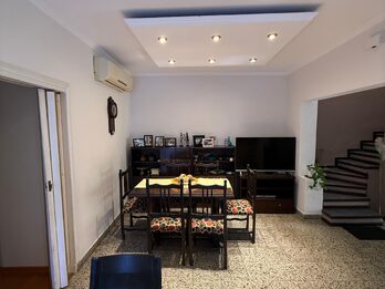 Casa amplia con cochera y quincho