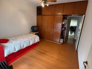 Casa amplia con cochera y quincho