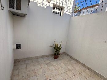 Casa amplia con cochera y quincho