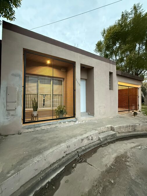 📍 Zona Blas Parera y Antonio Crespo - Casa 3 DOR en PB a la Venta