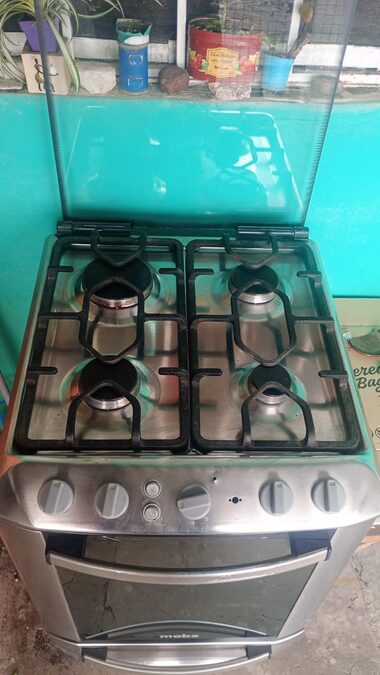 Cocina "MABE", 4 Hornalllas con Horno. Excelente Estado!