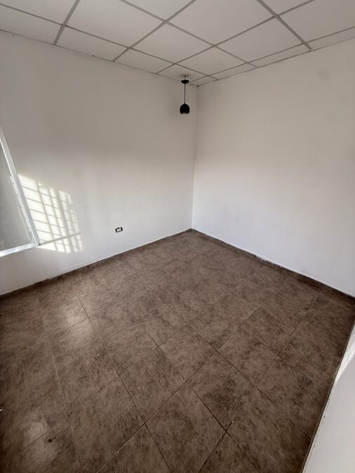 Casa en VENTA /ALQUILER, zona Garrigó y Crisólogo Larralde