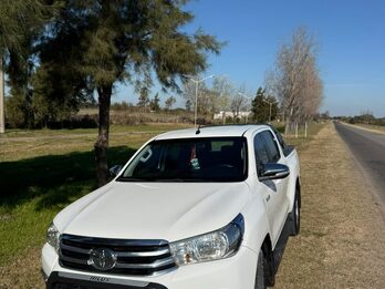 VENDO TOYOTA HILUX SRV 4x2
