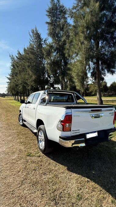 VENDO TOYOTA HILUX SRV 4x2