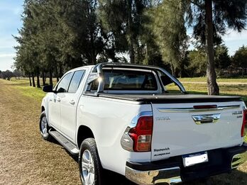 VENDO TOYOTA HILUX SRV 4x2