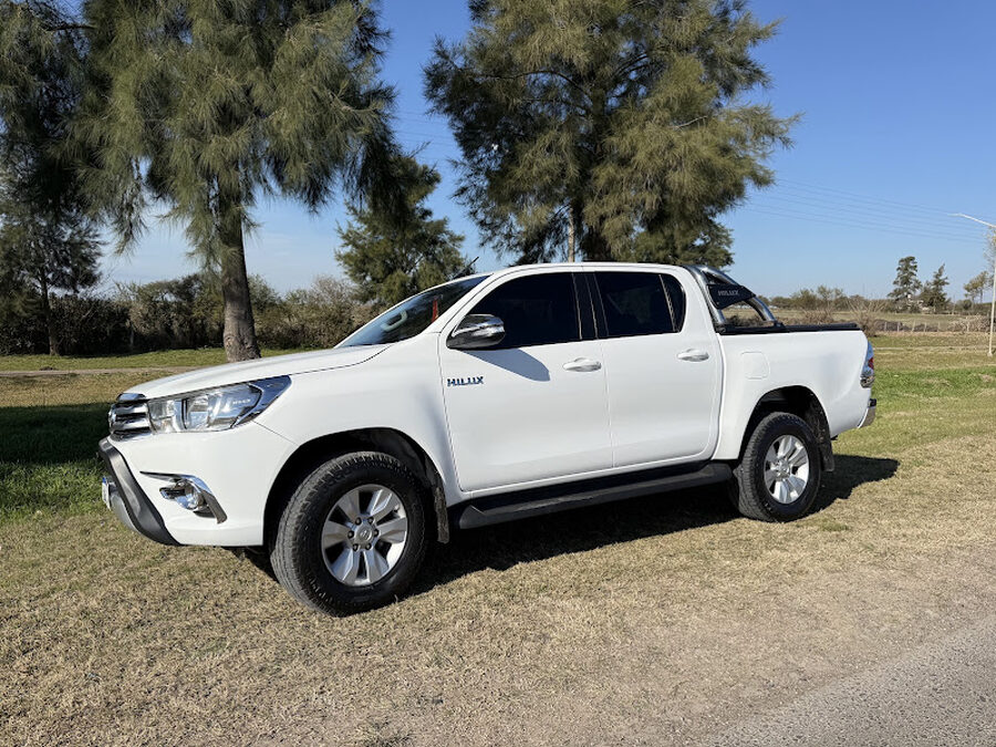 VENDO TOYOTA HILUX SRV 4x2