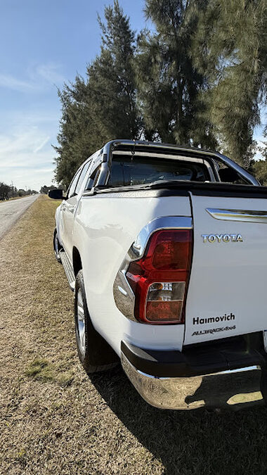 VENDO TOYOTA HILUX SRV 4x2