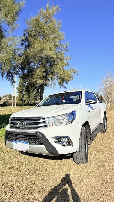 VENDO TOYOTA HILUX SRV 4x2