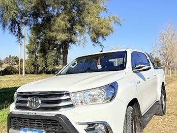 VENDO TOYOTA HILUX SRV 4x2