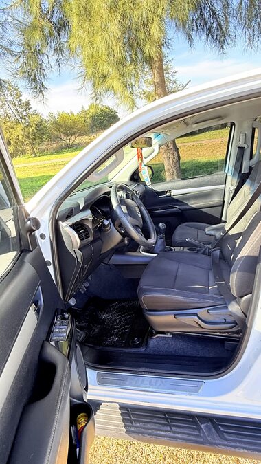 VENDO TOYOTA HILUX SRV 4x2
