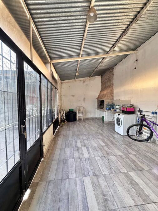 Casa + local en Venta, Zona Almirante Brown y Crespo.