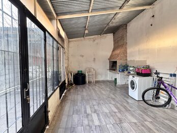 Casa + local en Venta, Zona Almirante Brown y Crespo.