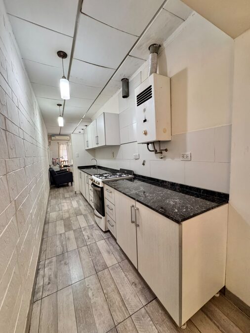Casa + local en Venta, Zona Almirante Brown y Crespo.