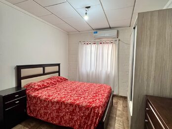 Casa + local en Venta, Zona Almirante Brown y Crespo.