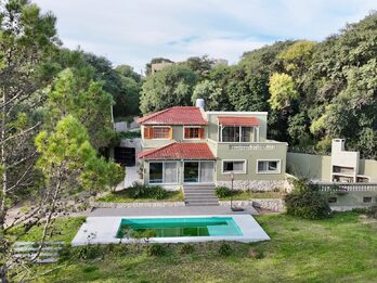 🏡 Casa 4 dorm | Piscina | 1.033 m² – Zona La Toma